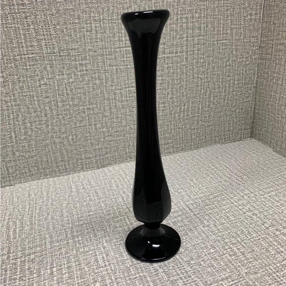 L.E. Smith Accents Vintage Lesmith Amethyst Black Glass Bud Vase